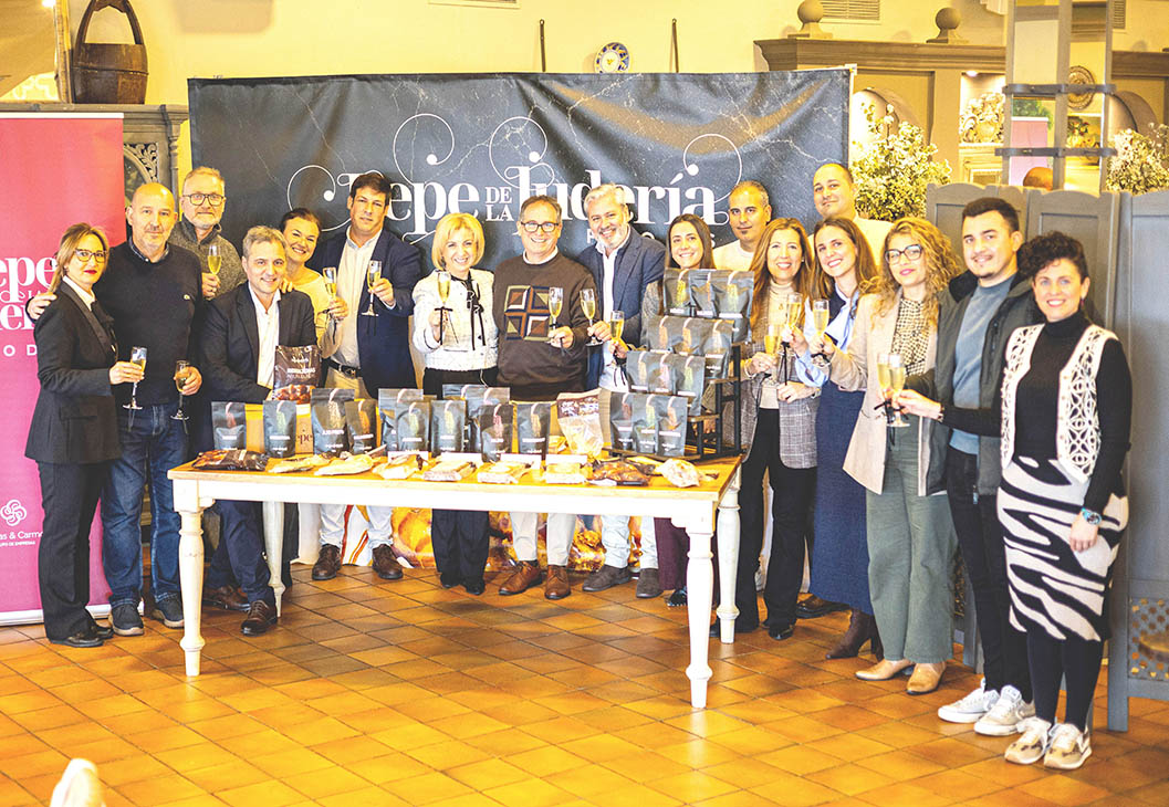 Foto de familia durante la presentación de la marca Pepe de la Judería Foods.